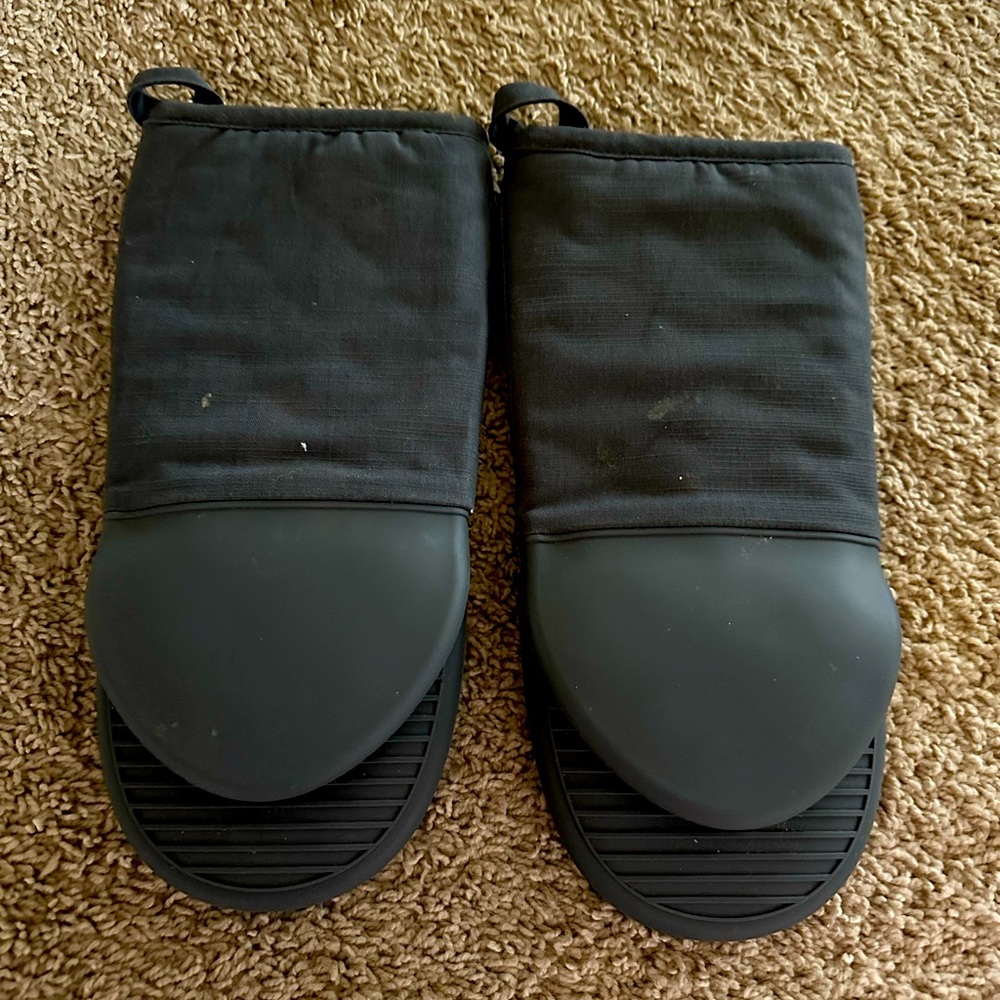 Target Home Made by Design Gray Rubber Tip Oven Mitt Pot Holders Set of 2